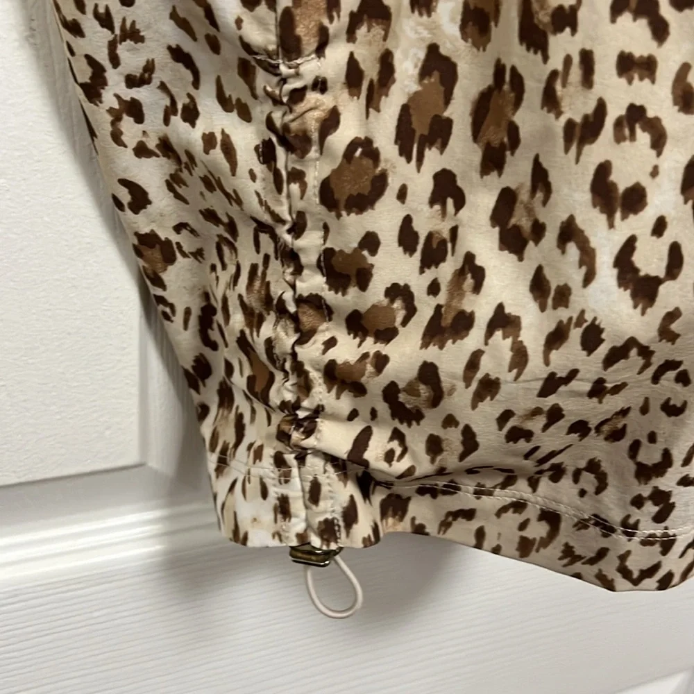 Chico's Zenergy Golf Lightweight Stretch Cropped Cargo Pants - Size 14 / 2.5 - Picture 4 of 7